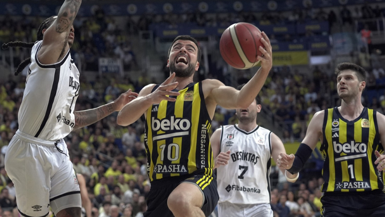 Fenerbahçe, Beşiktaş'ı yine devirdi: Seri 2-0'a geldi