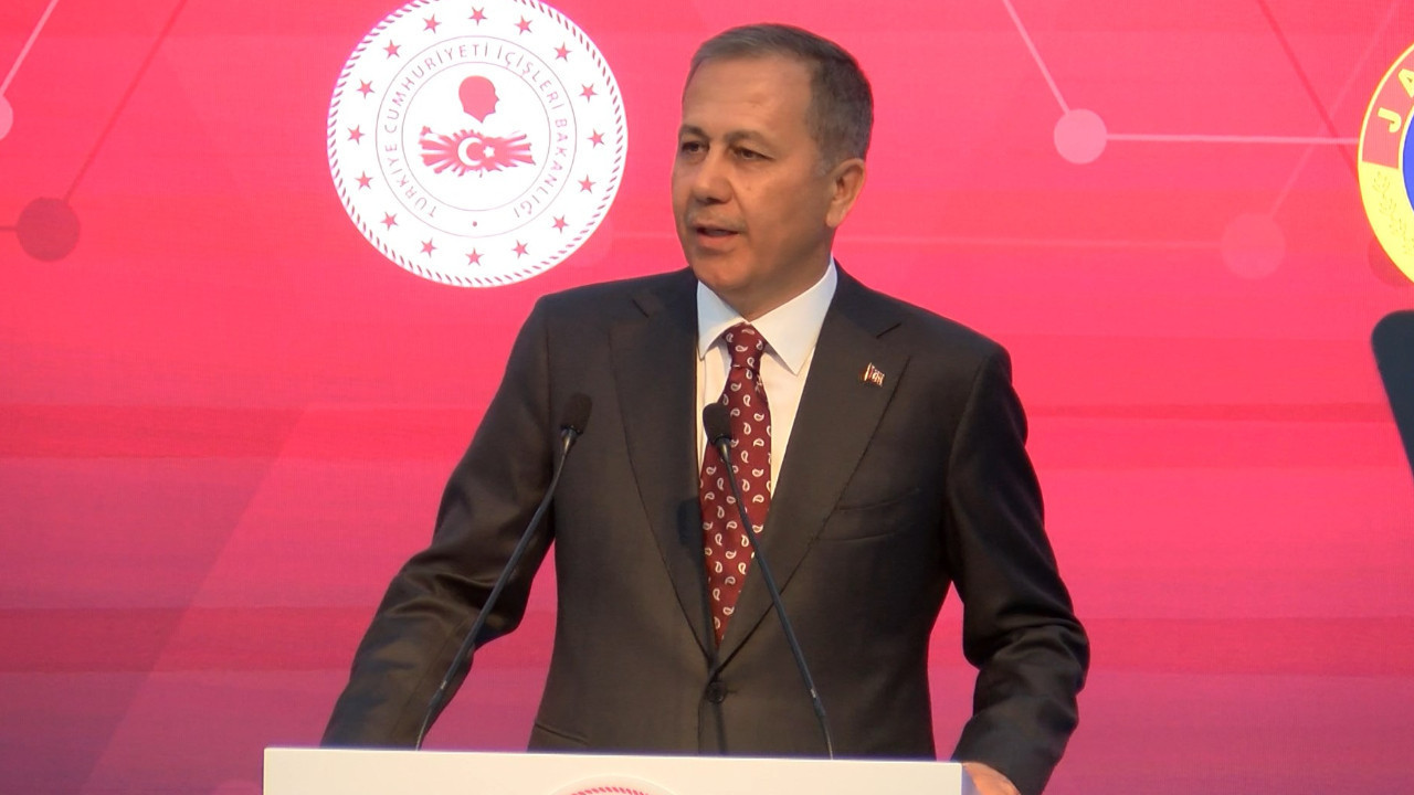 'Bilişim suçlarına yönelik operasyonlarda 8 bin 633 kişi tutuklandı'