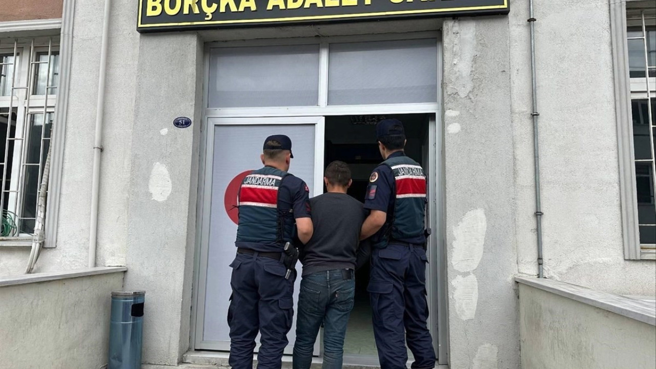 Askeri yasak bölgeye girdi, 14 suç kaydı çıktı
