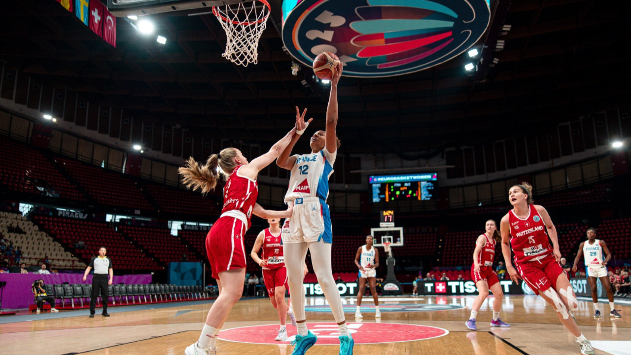 Fransa'dan İsviçre'ye 74 sayı fark