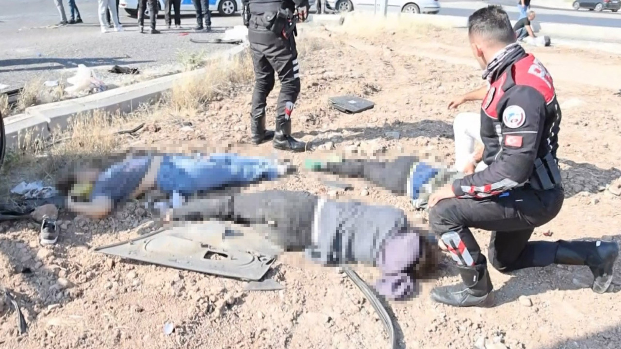 AYT yolunda feci kaza: Ölü ve yaralılar var