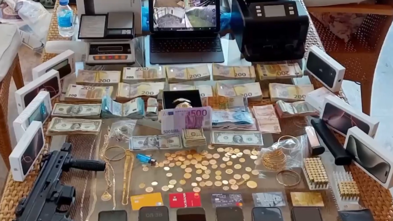 2 milyarlık hesap hareketliliği tespit edildi: Yüzlerce kişiyi dolandırmışlar
