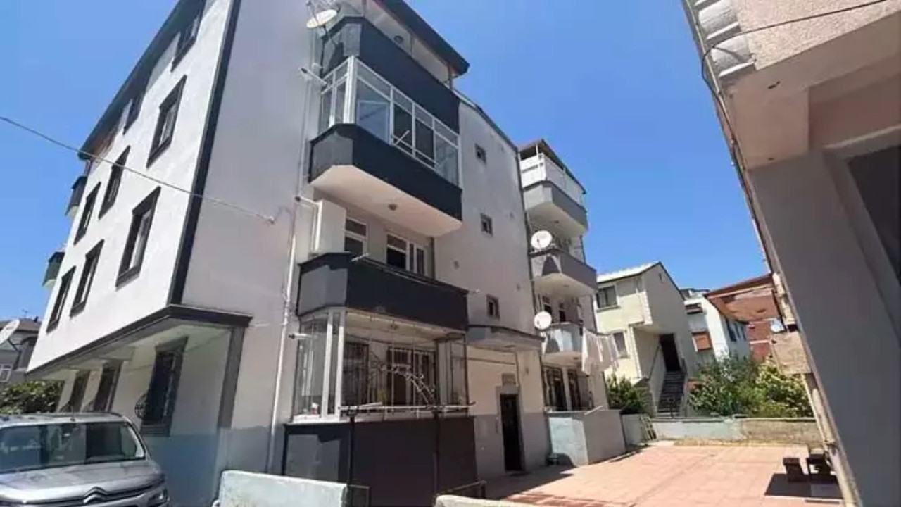 Bebek balkondan düştü: Hayati tehlikesi var