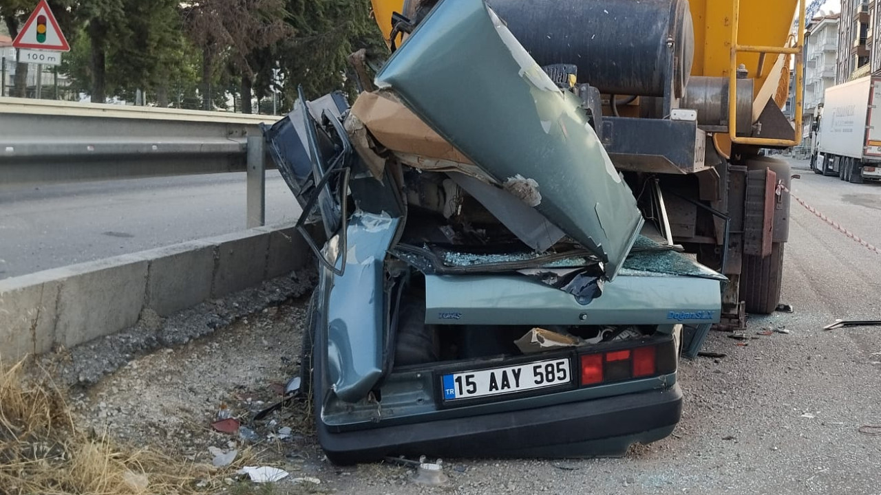Burdur'da feci kaza: Oğul öldü, baba yaralı