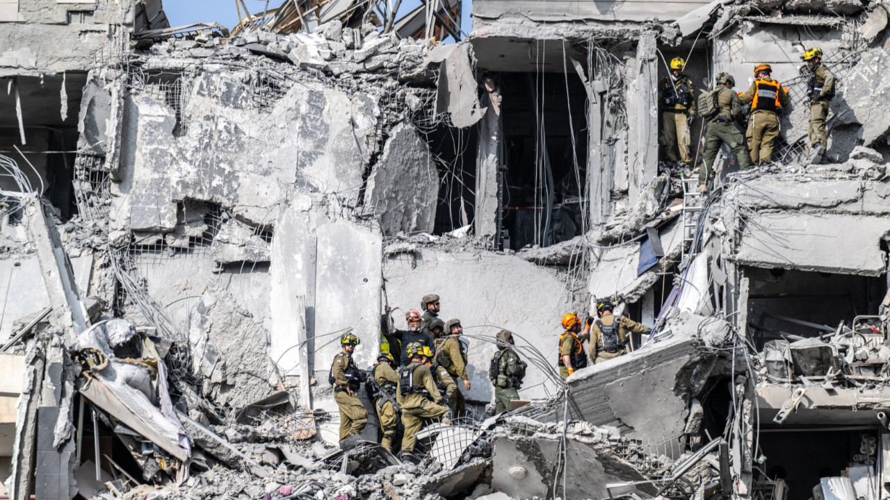 Ateşkes muamması: İran 'Füze atmadık', Trump 'İkisi de suçlu' dedi, İsrail radar istasyonunu vurdu