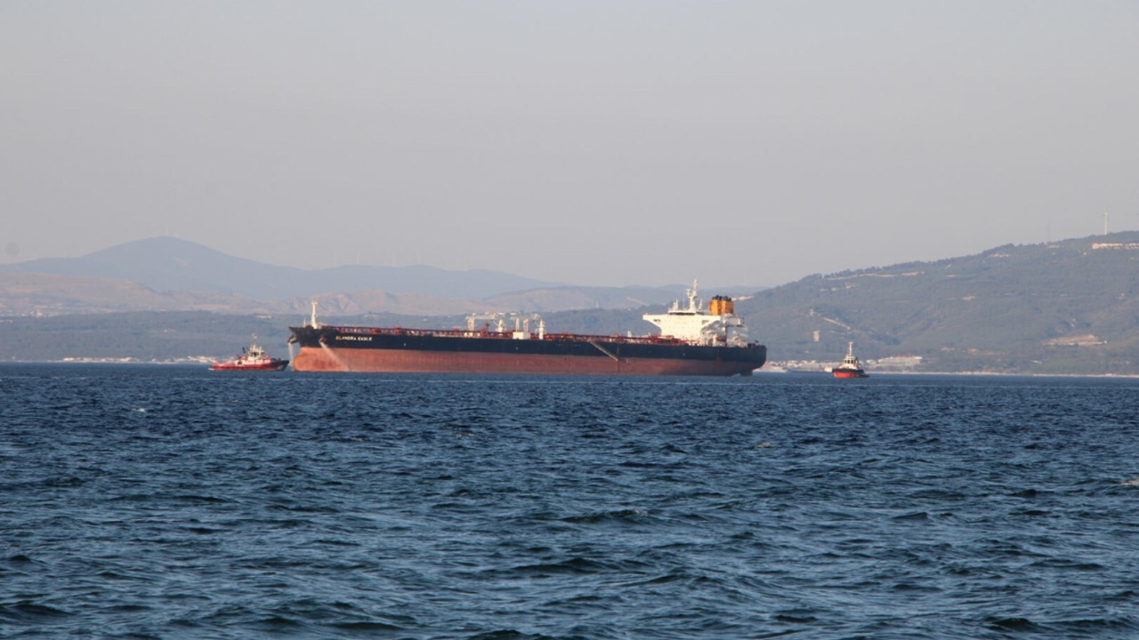 Çanakkale Boğazı bir süre trafiğe kapatıldı