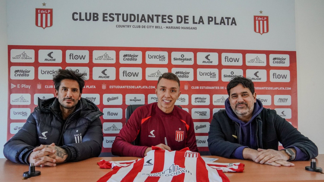 Muslera'dan 1.5 yıllık imza