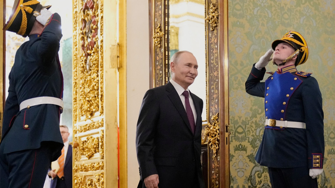 Putin'den yerli WhatsApp ve Telegram adımı