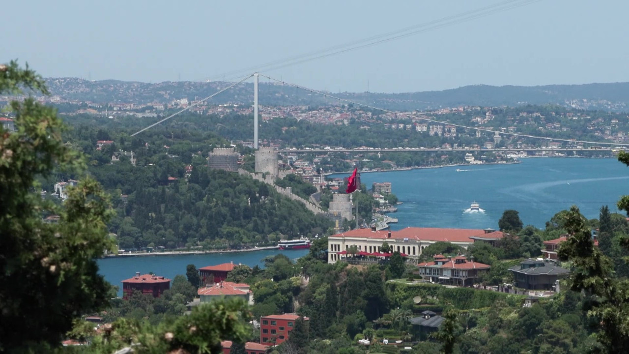 Meteoroloji ve AKOM'dan peş peşe 'İstanbul' uyarısı: Afrika'dan gelen dalga kavuracak