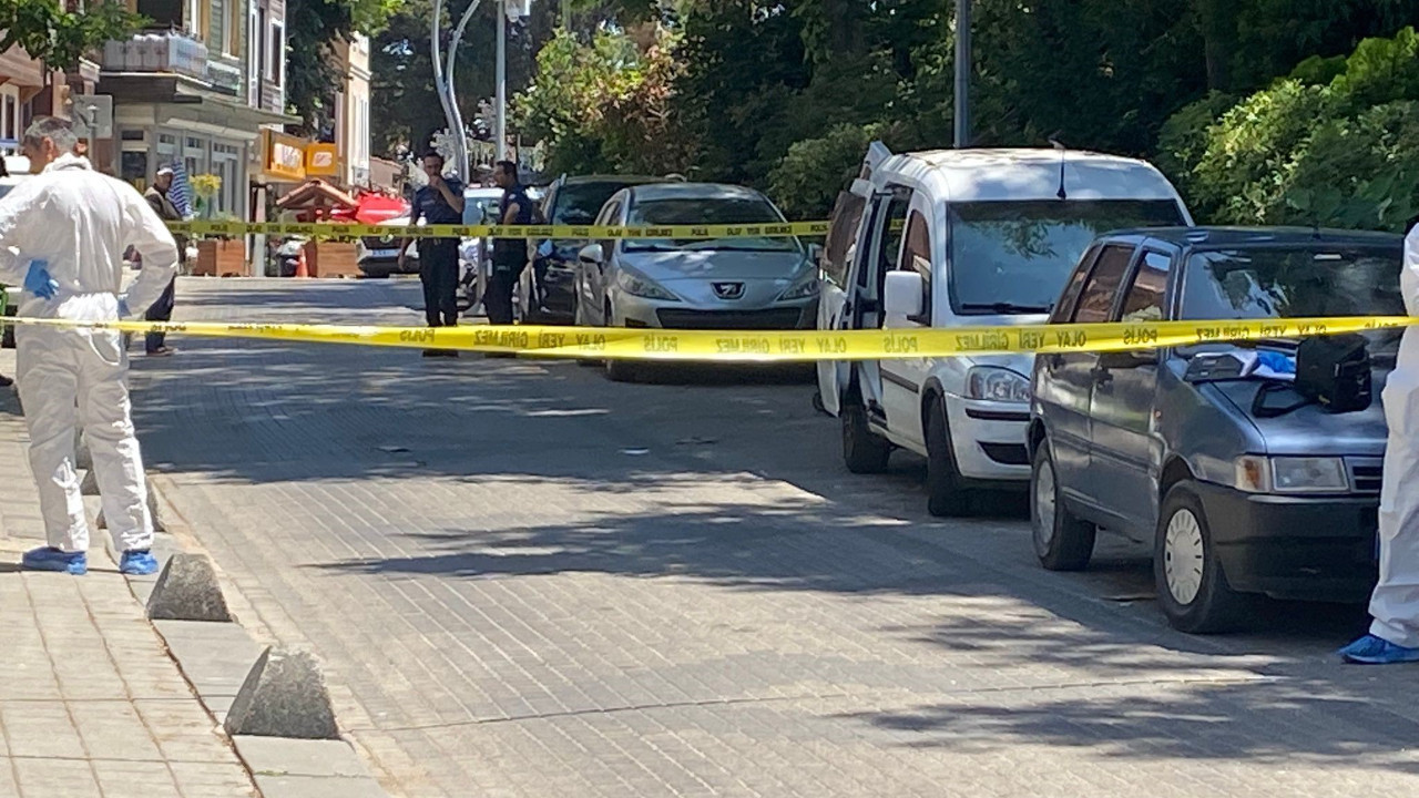 Park halindeki araçta ceset bulundu