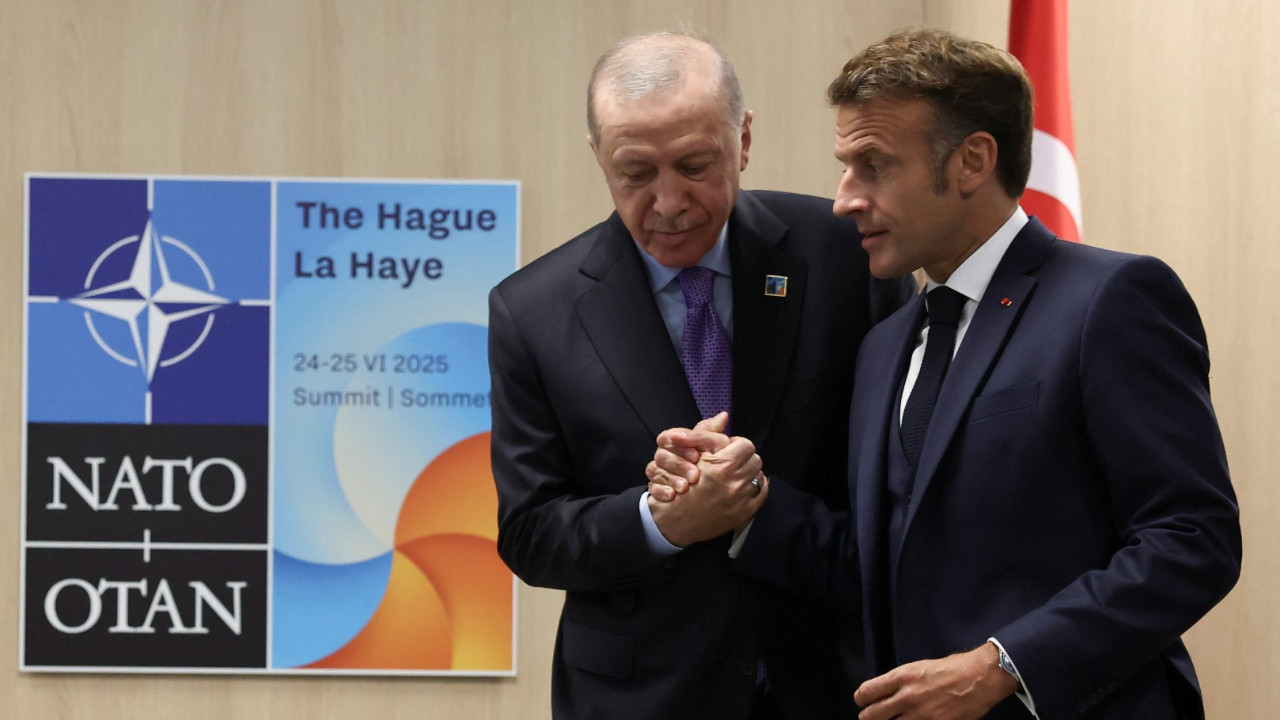 Erdoğan'dan Macron'a tebrik