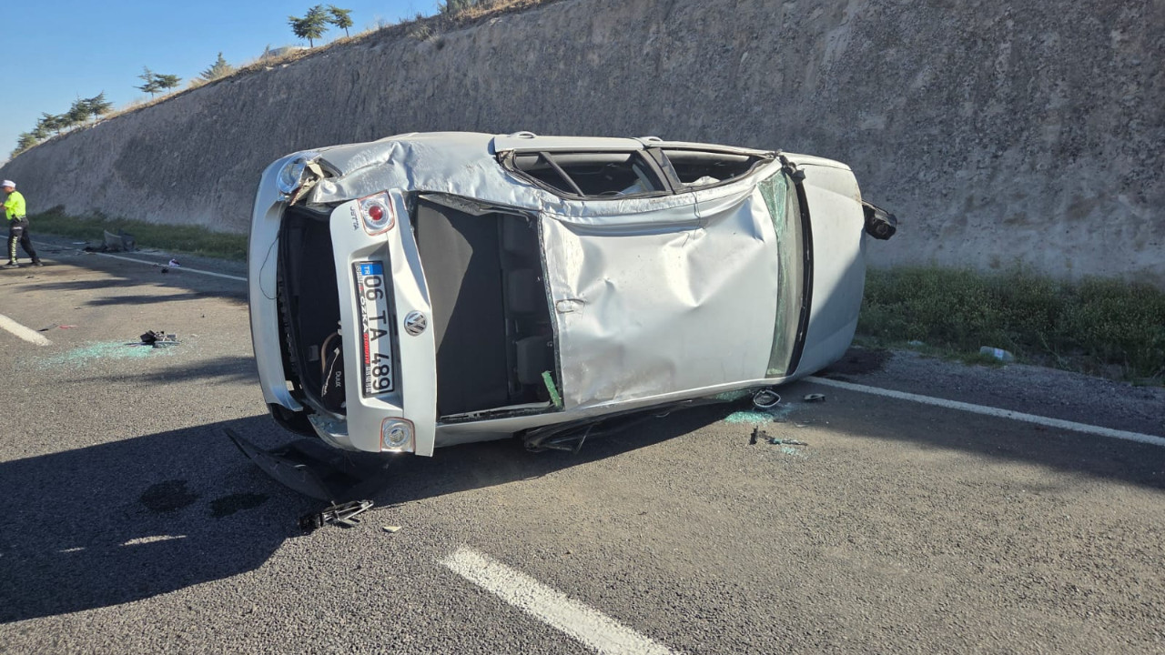 Feci kaza: Devrilen otomobildeki anne öldü, kızı yaralı