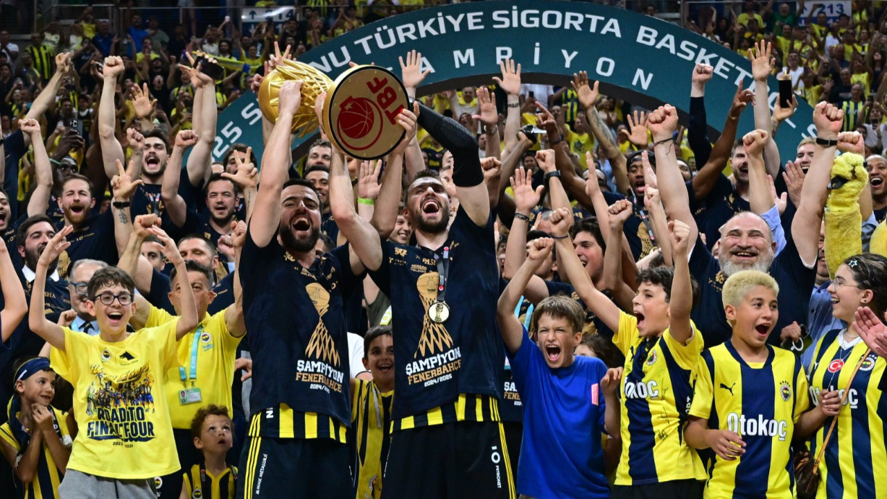 Fenerbahçe'yle şampiyon oldu, Galatasaray'a gidiyor