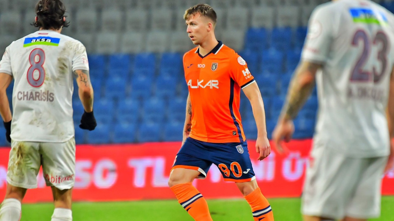 Başakşehir'den Çin'e gitti: Bonservisini aldılar