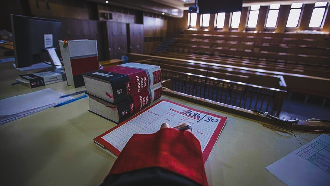 Evinde uyuşturucu satıyordu 8 yıl 4 ay ceza aldı