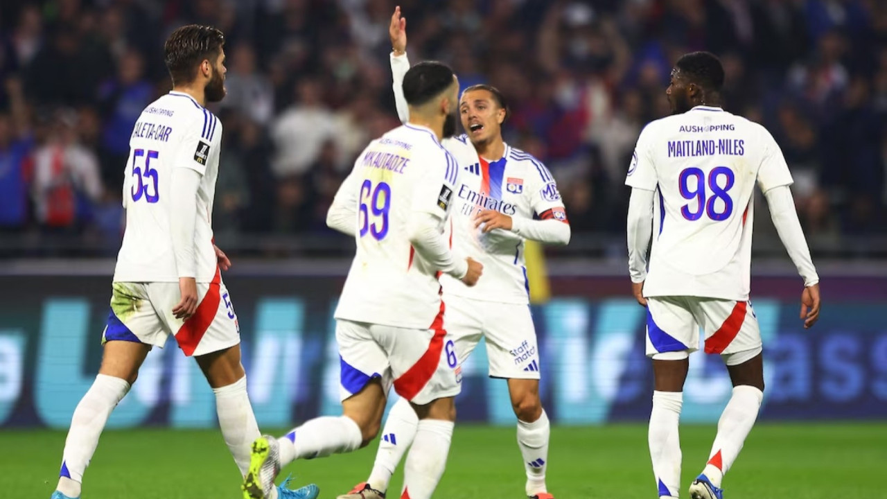 Gemiyi ilk terk eden belli oldu: Küme düşme cezası alan Lyon'a PSG'den tarihi destek