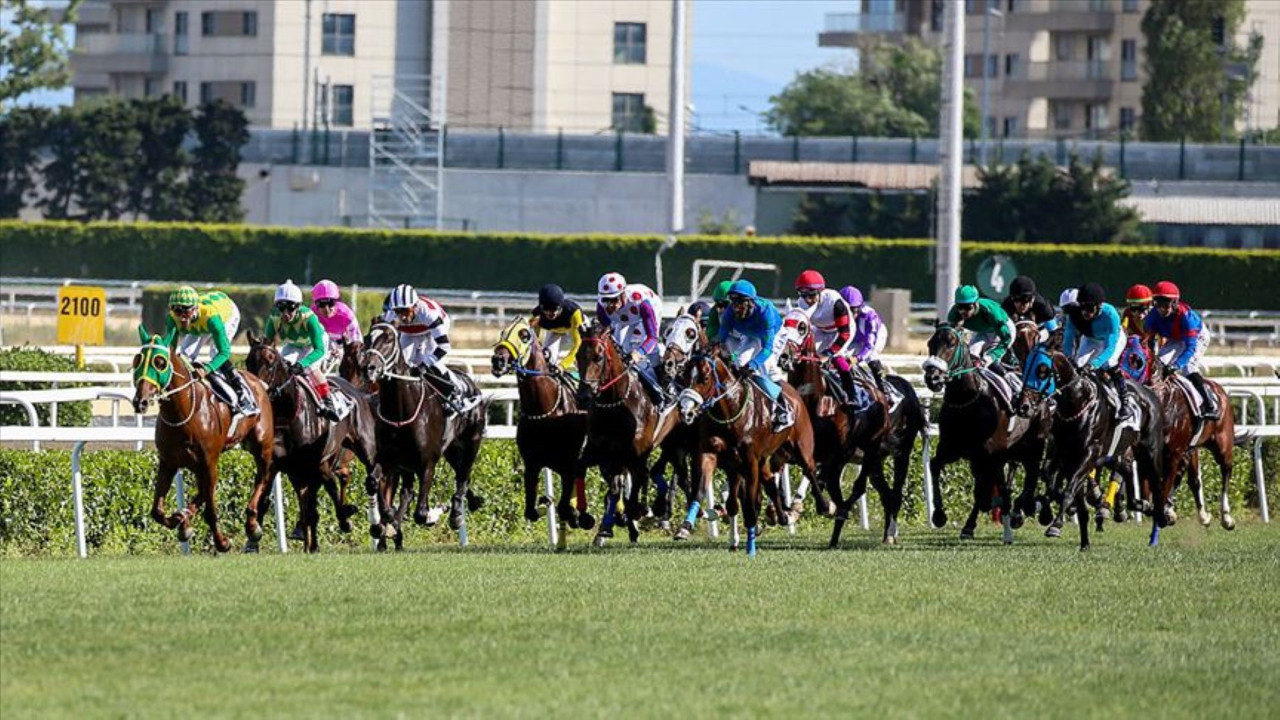 Atatürk'ün armağanı Gazi Koşusu bugün koşuluyor: Favori yok, jokeyler heyecanlı