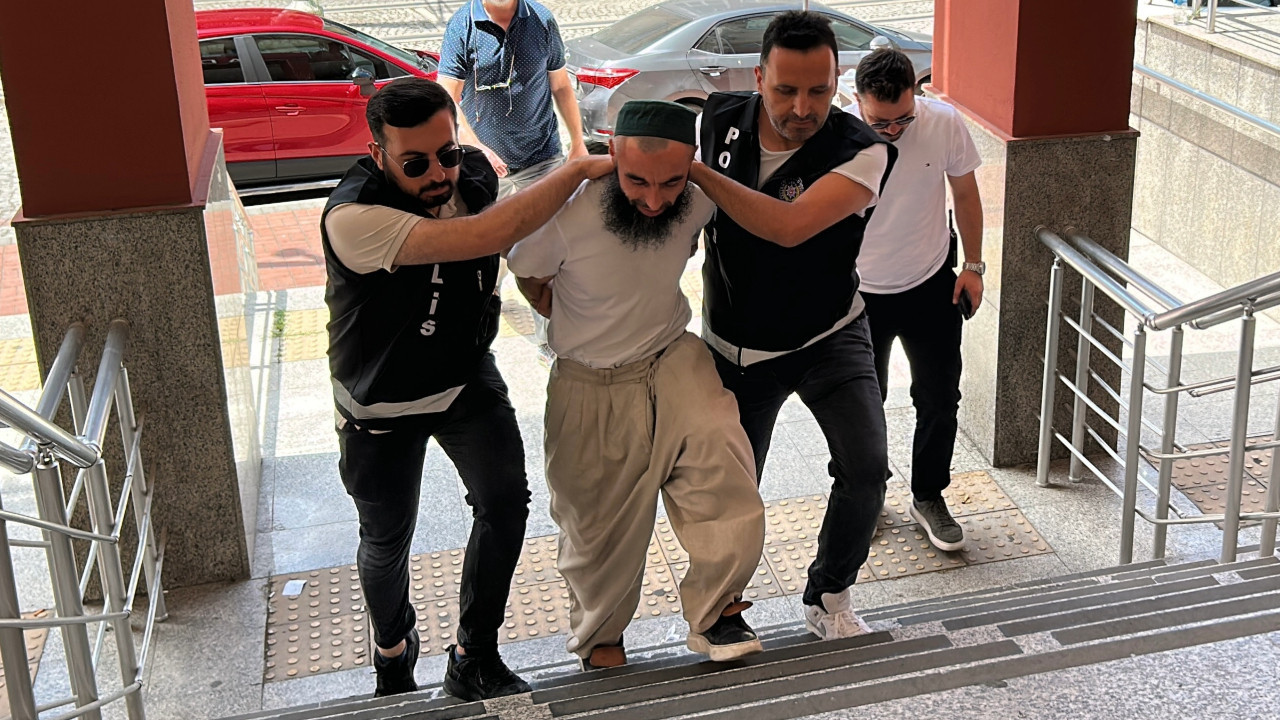 Elinde kılıçla Atatürk'e hakaret etmişti, tutuklandı