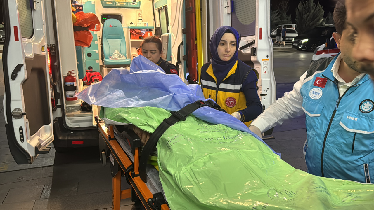 Eski vekil dağda mahsur kaldı