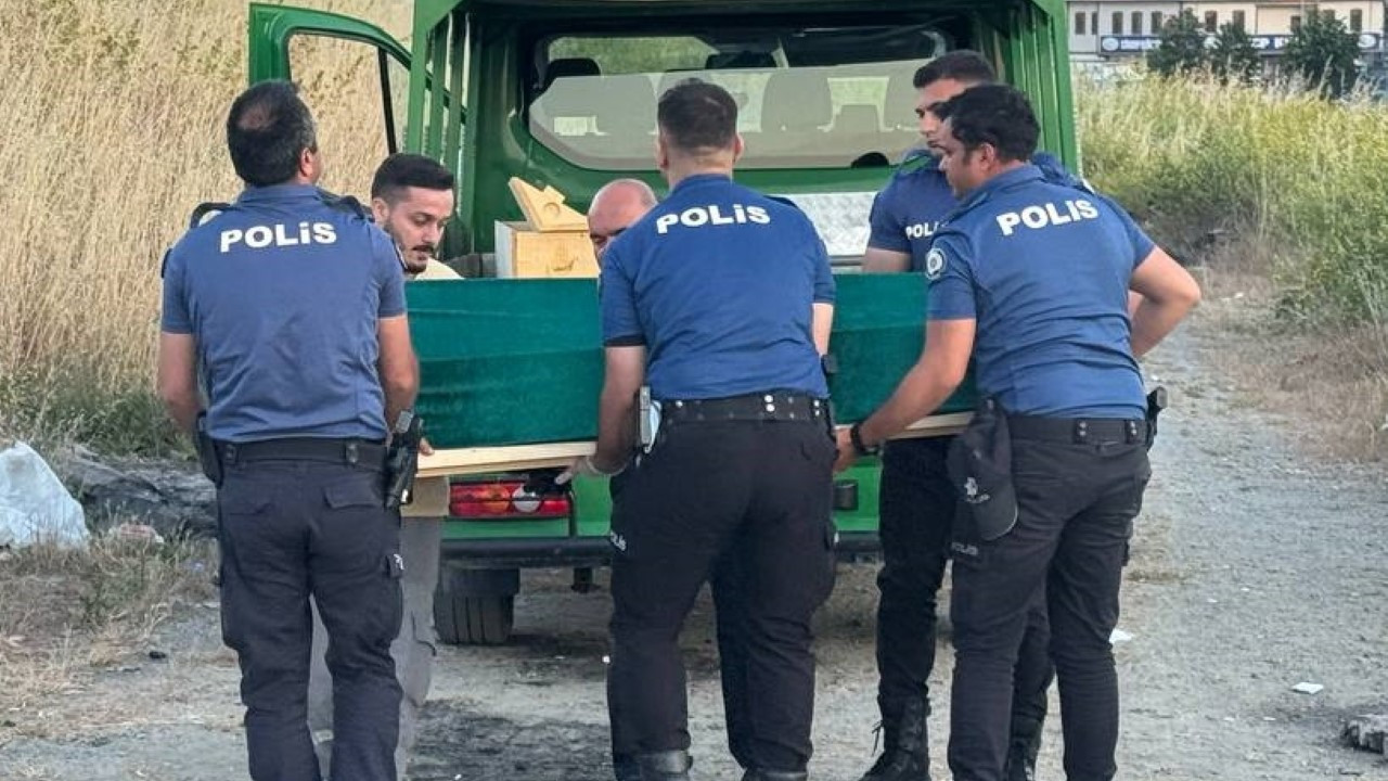 İstanbul’da boş arazide ceset bulundu