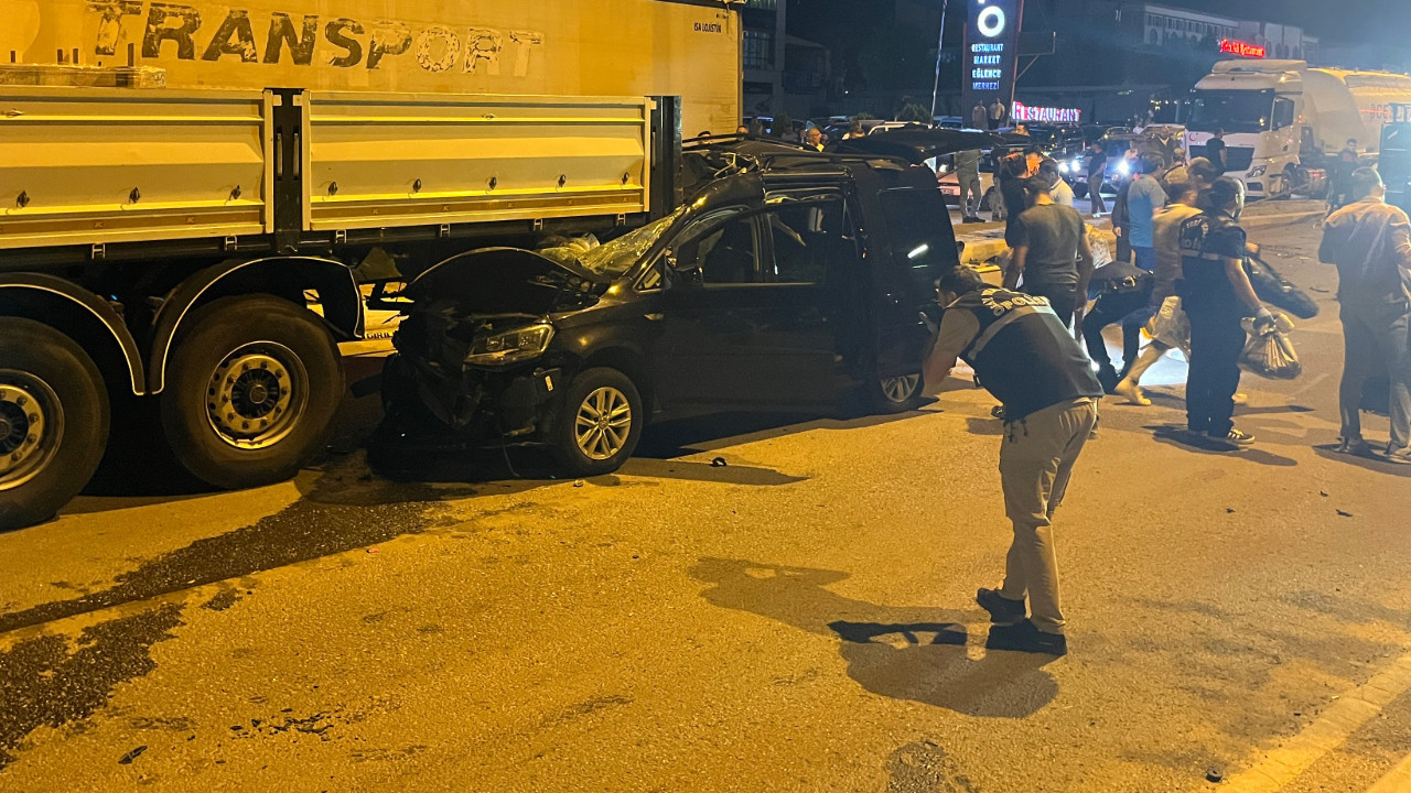 Özel harekat öğrencilerini taşıyordu: 2 polis şehit oldu