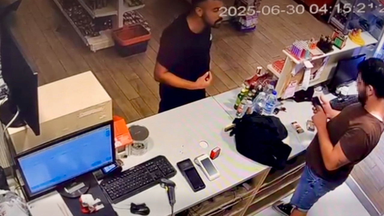 Sigara için kasiyeri bıçakladılar