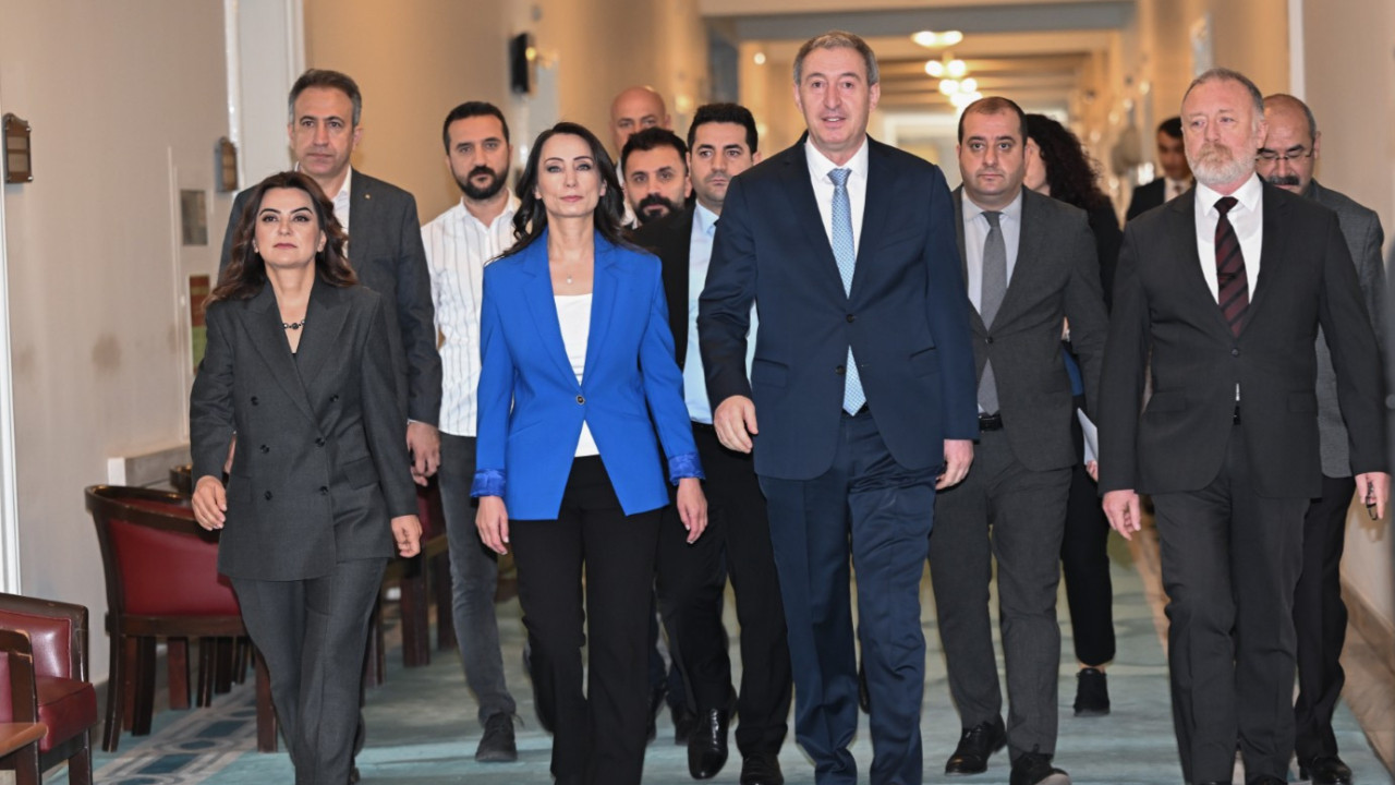 DEM Parti'den İzmir tepkisi: Vazgeçin