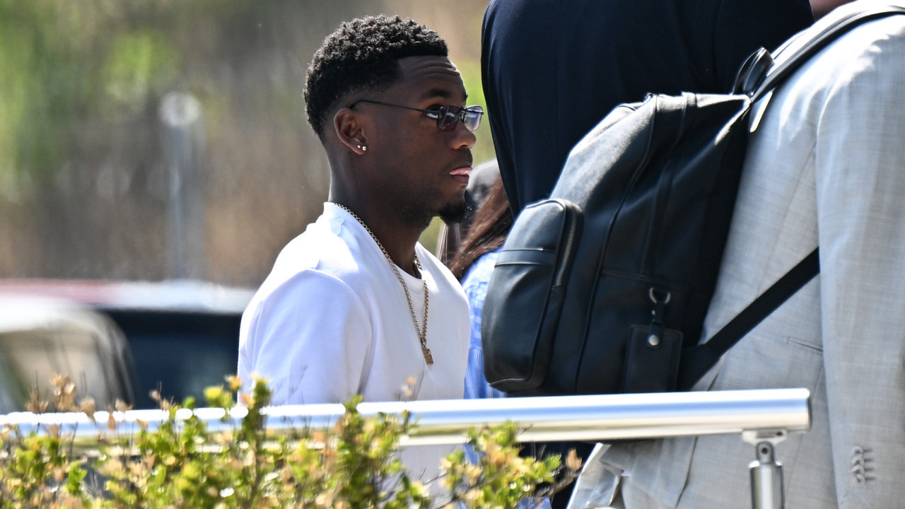 Jhon Duran Fenerbahçe için İstanbul'da: Taraftarı selamlamadı