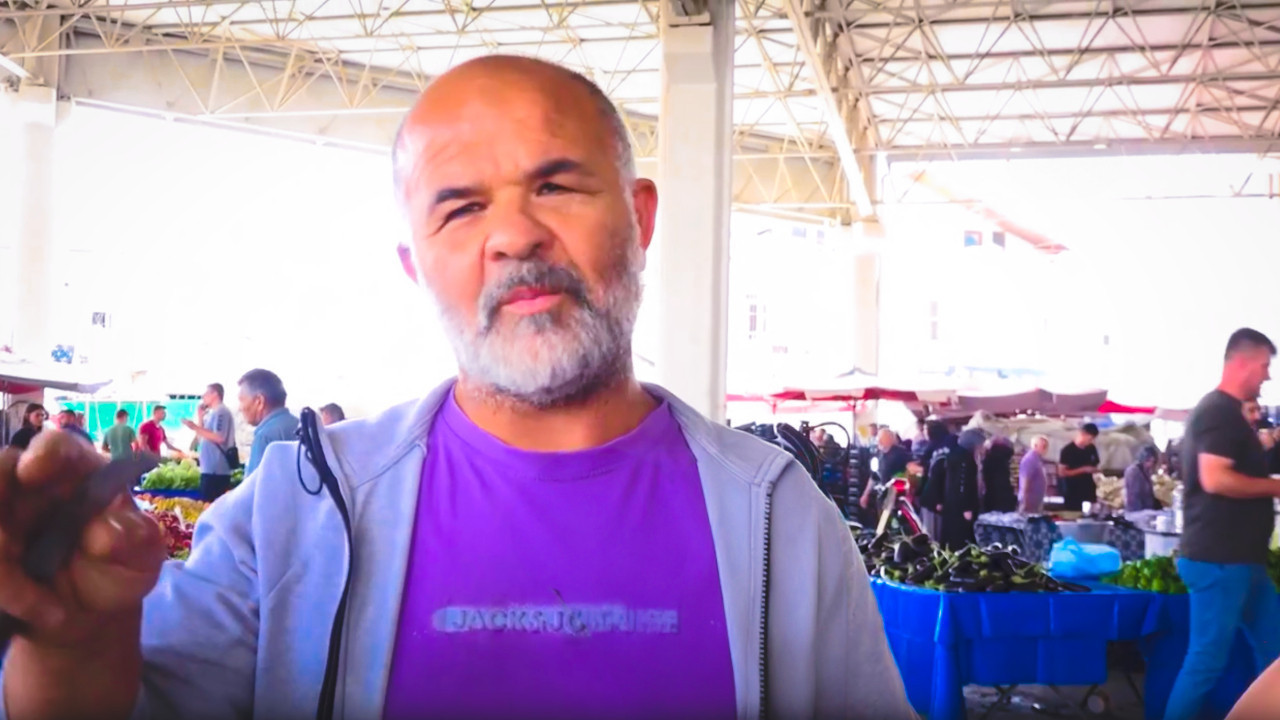 Adamın elindeki parayı söyleyip dert yandı: Allah sabır versin