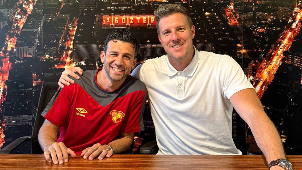 Göztepe'de İsmail Köybaşı imzaladı