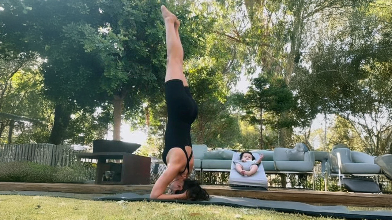 Zeynep Demirel’in yeni yoga arkadaşı 5 aylık kızı oldu