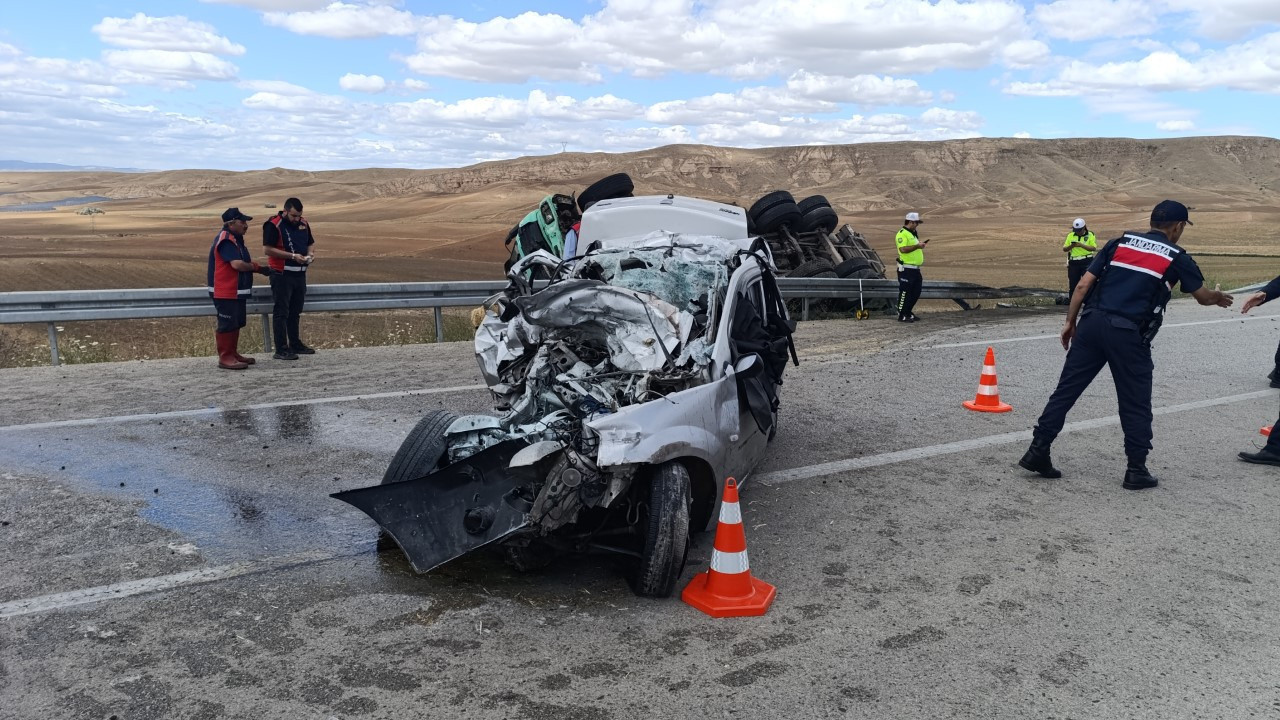 Kafa kafaya facia: 3 ölü, 2 yaralı