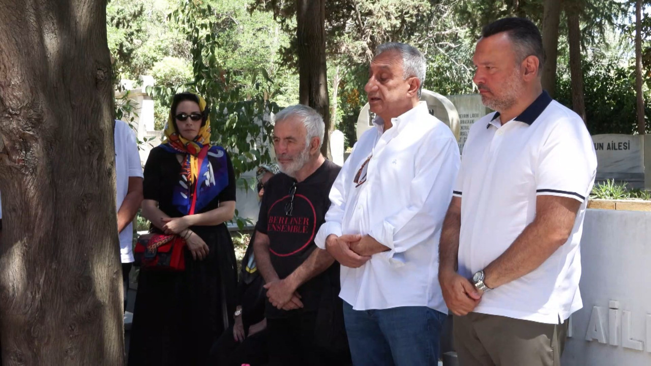 Kemal Sunal, vefatının 25’inci yıl dönümünde kabri başında anıldı