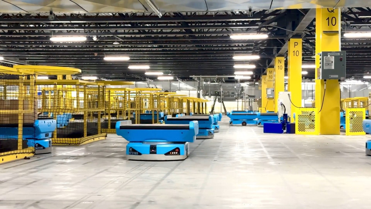 1,5 milyon çalışanı vardı, 1 milyon robotu işe aldı