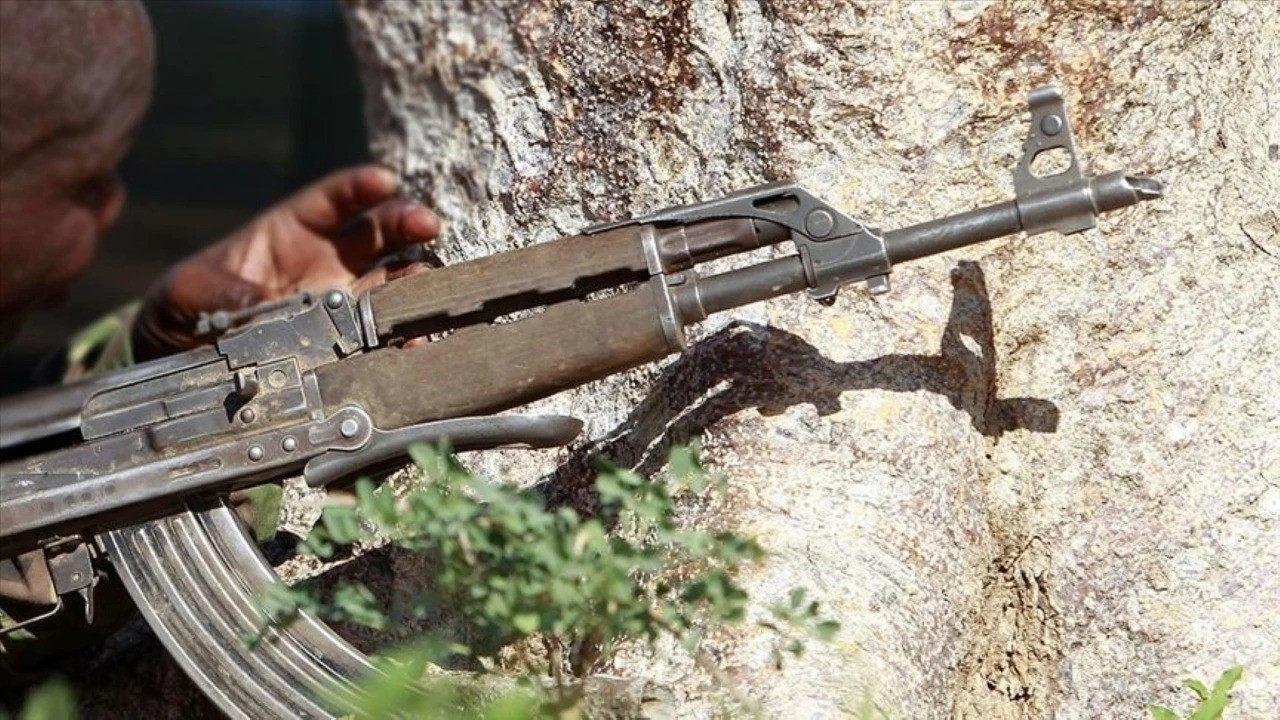 Muhalefet lideri, silahlı kişiler tarafından kaçırıldı