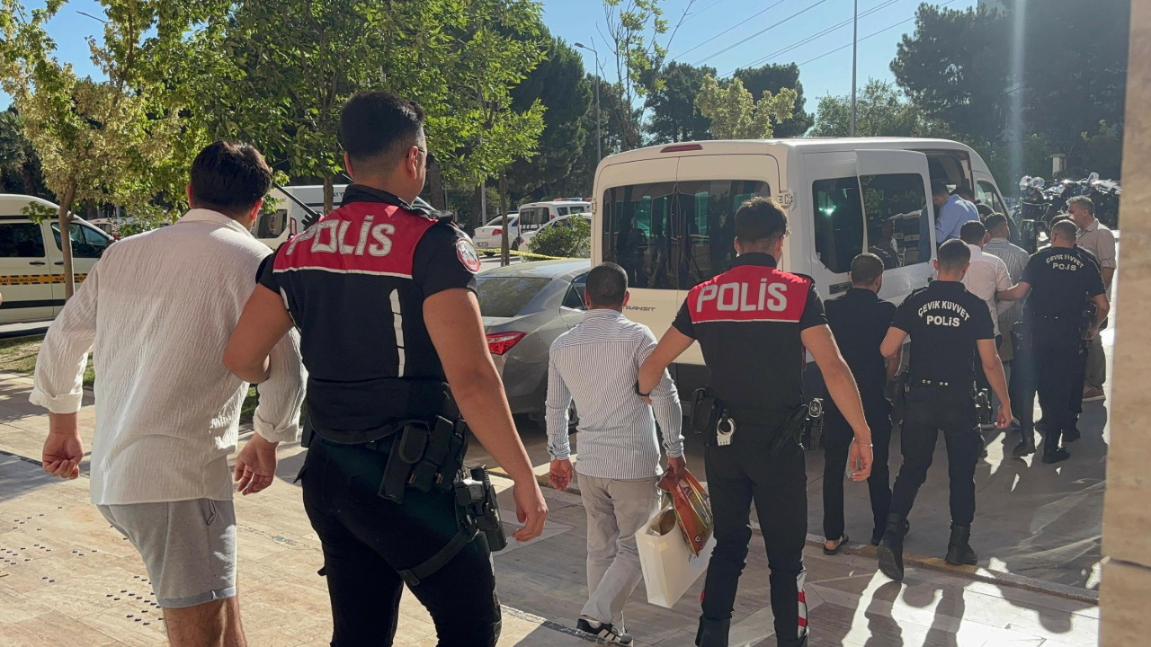 1 kişinin öldüğü emlak ofisindeki silahlı kavgaya ilişkin 4 tutuklama