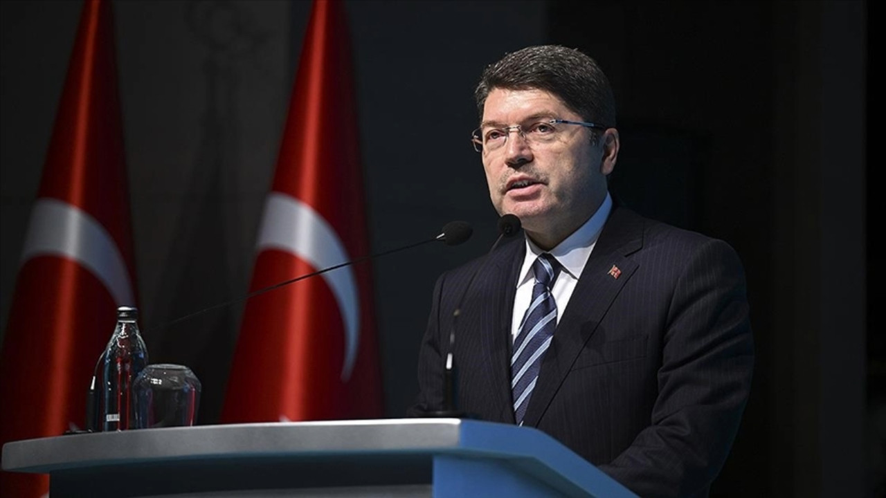 Adalet Bakanı: Kimse kanundan üstün değil