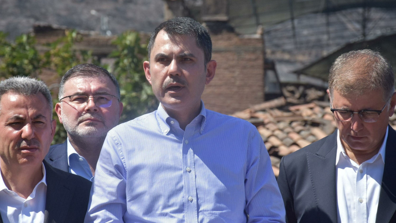 Bakan Kurum: Yangınlardan etkilenen 8 ilde toplamda 1168 bina zarar gördü