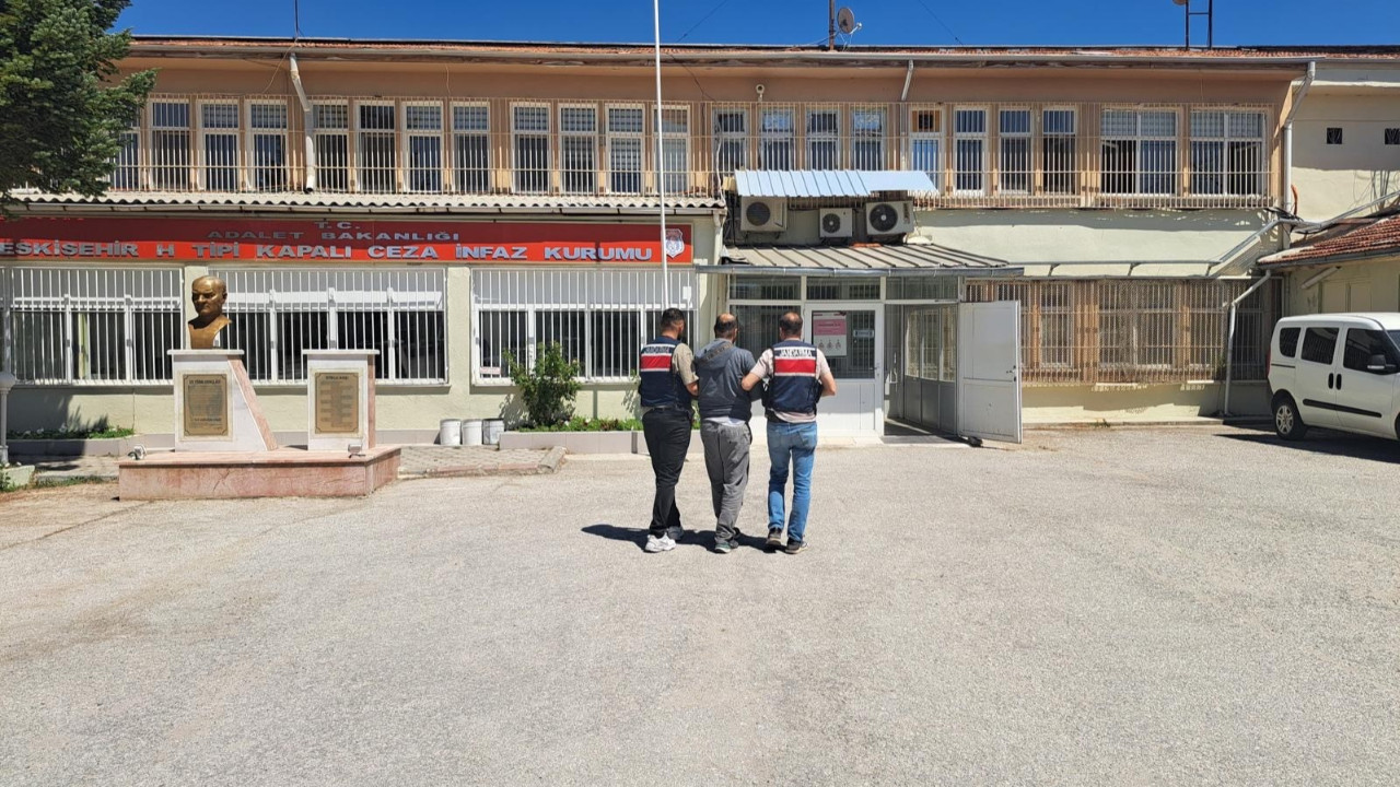 Interpol kırmızı bültenle arıyordu, Eskişehir’de yakalandı