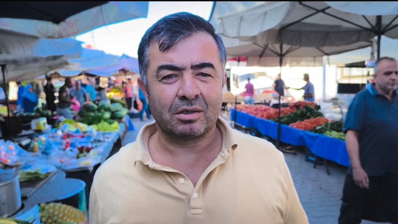'Ben de emekliyim' deyip dert yandı: 100 TL'ye satıyorum, zam yapamıyorum