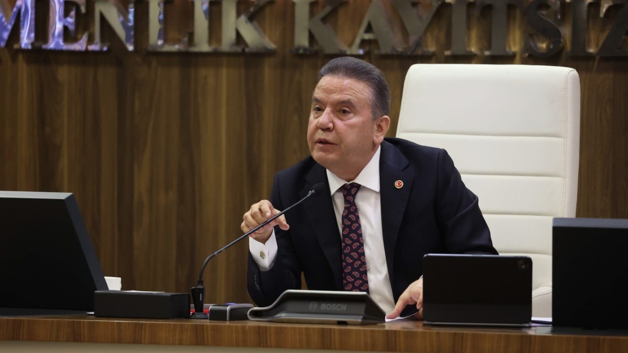 Muhittin Böcek görevden uzaklaştırıldı