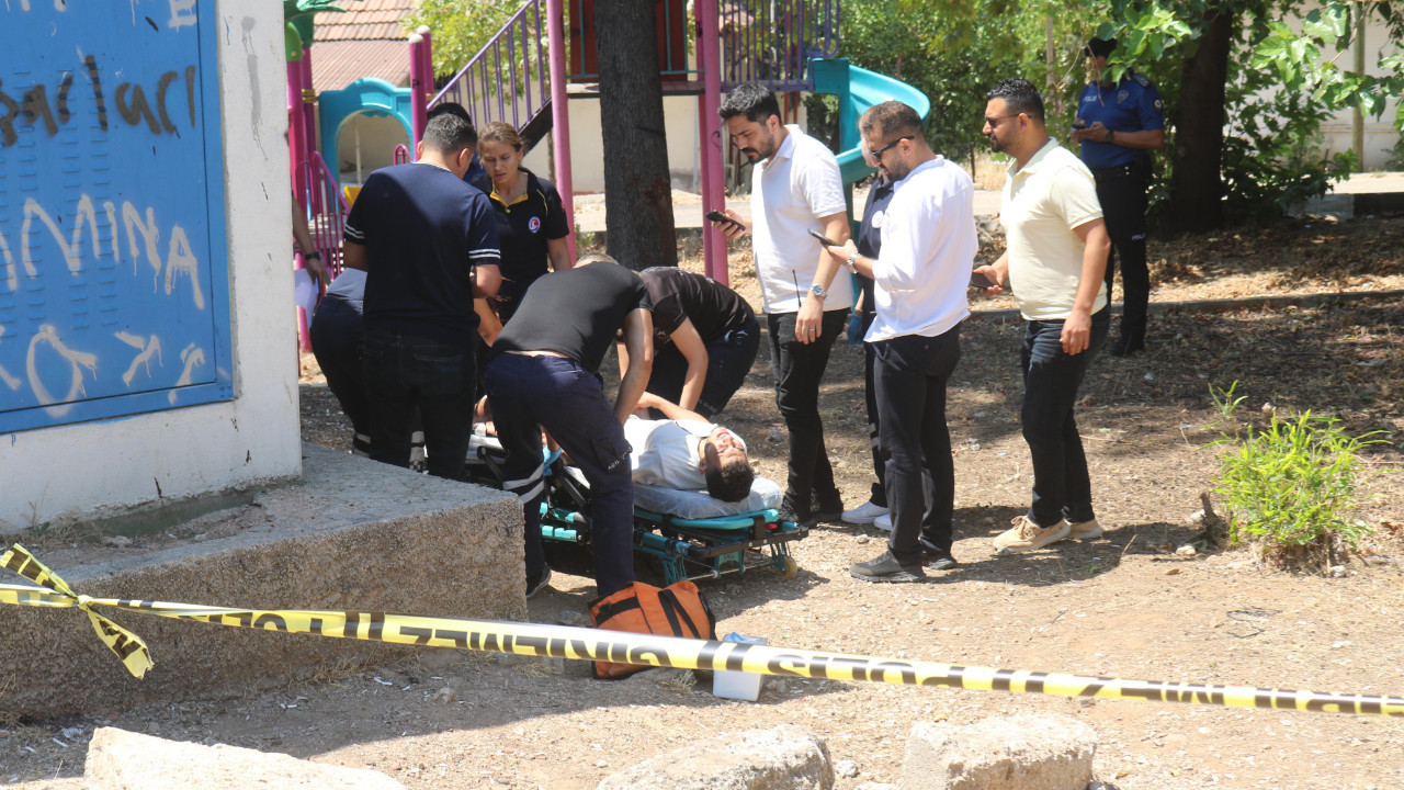 Çocuk parkında silahlı dehşet