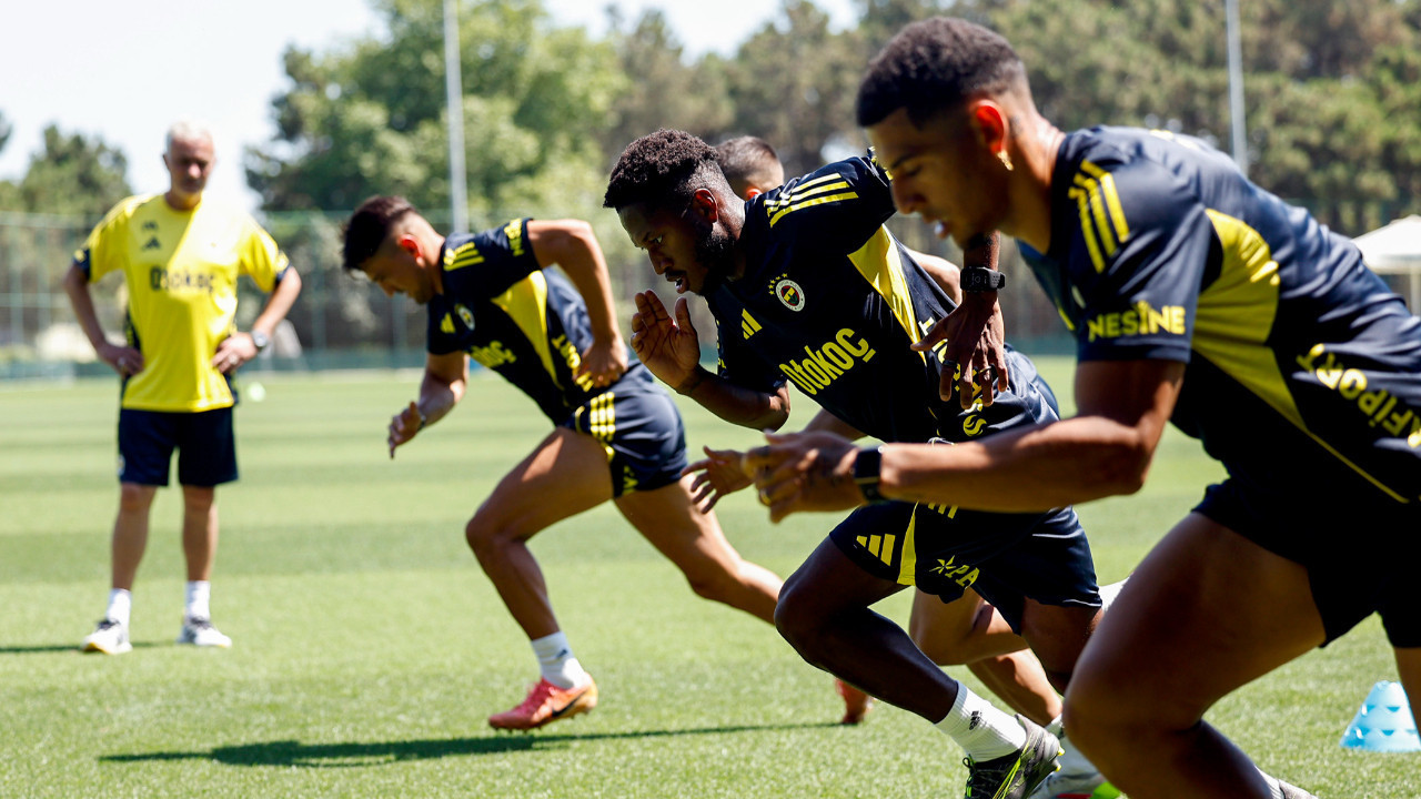 Fenerbahçe ilk idmanını üç eksikle yaptı