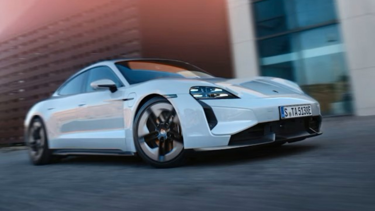 Porsche'dan sert fren: Lüks otomobil devi zorda