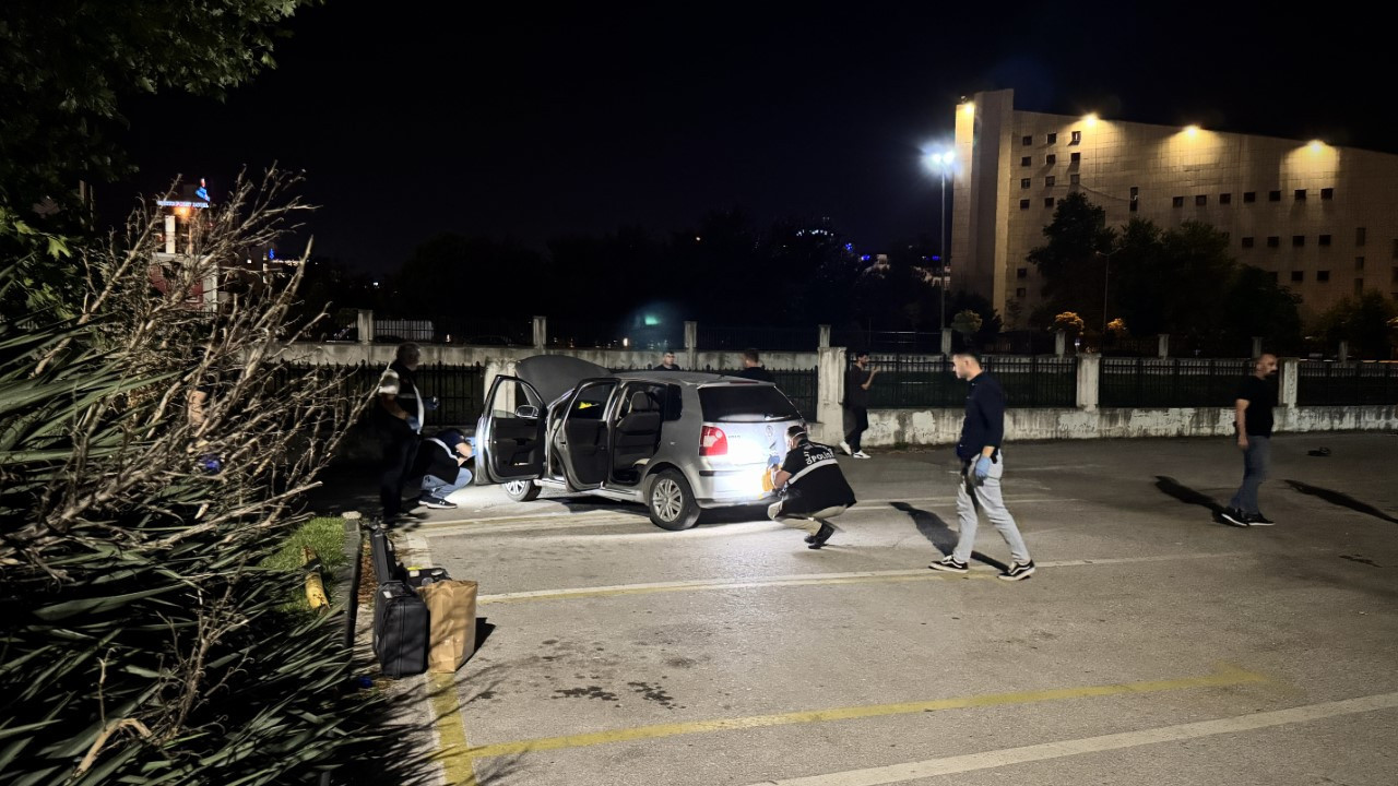 Akrabasını ezerek öldürdü