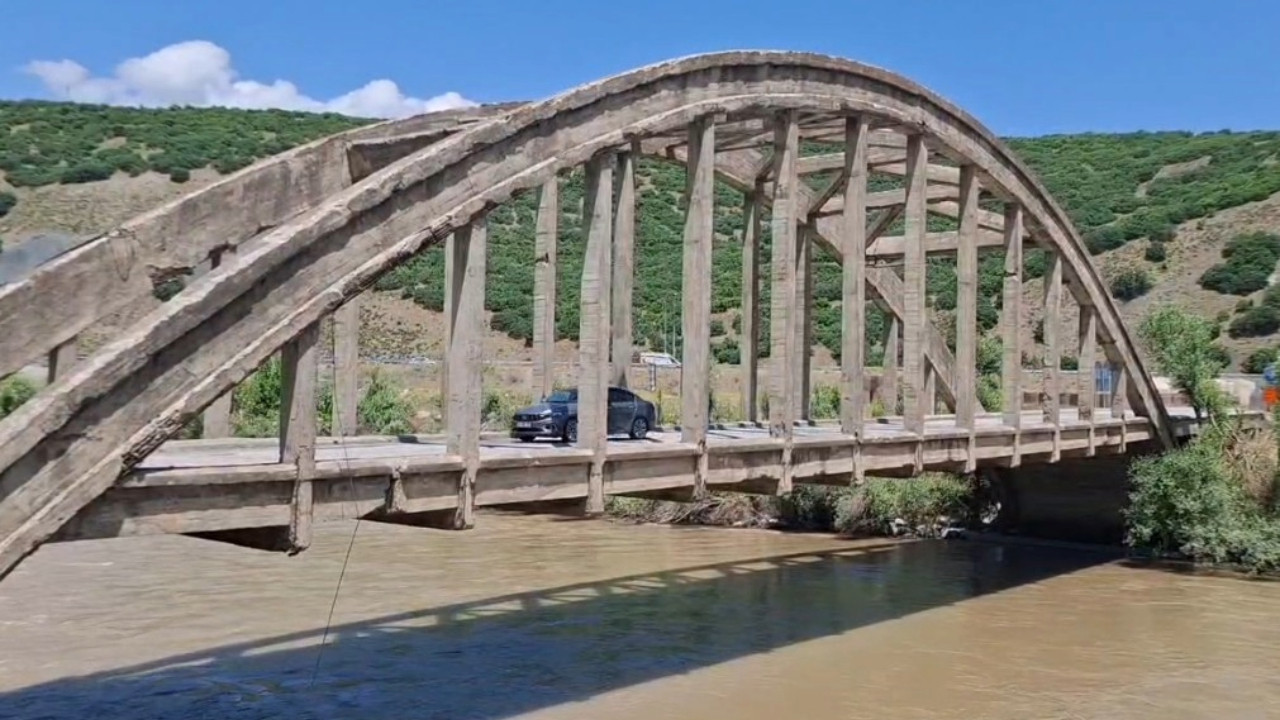 Deprem riskli ilçenin can damarı yıkılma tehlikesiyle karşı karşıya