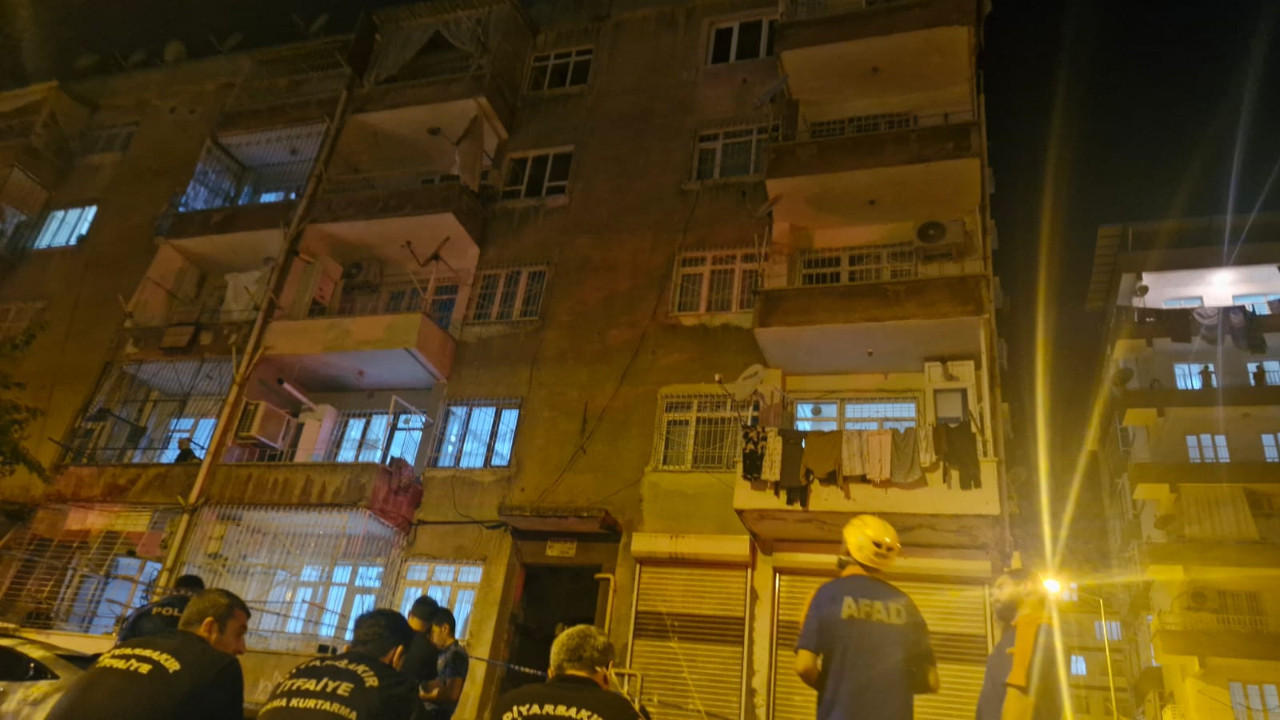 'Apartman sallandı' ihbarı üzerine 5 katlı bina boşaltıldı