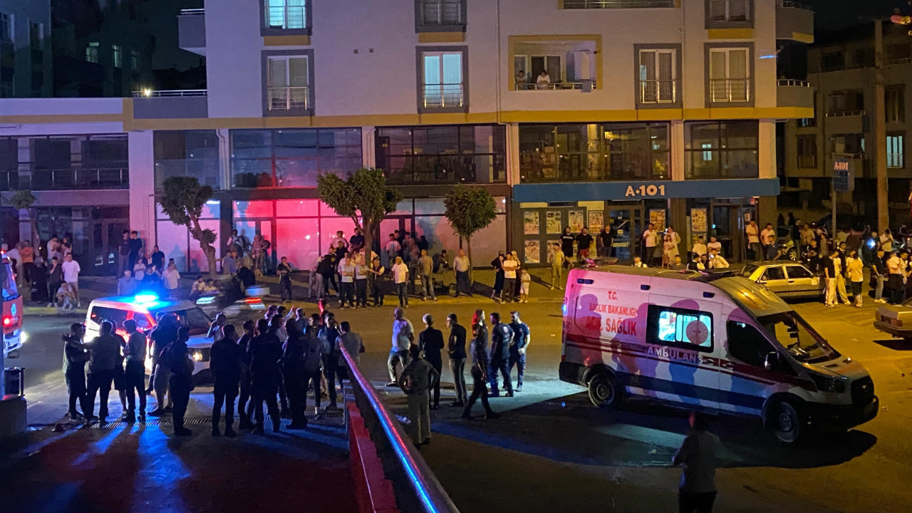 Düğün salonunda korkutan yangın: 2’si çocuk 4 kişi dumandan etkilendi