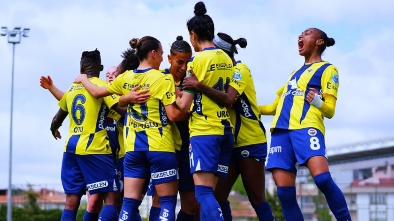 Fenerbahçe, 17 oyuncusuyla nikah tazeledi