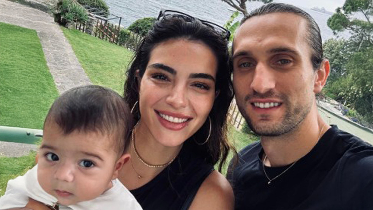 Melisa Aslı Pamuk ve Yusuf Yazıcı'dan aile pozu